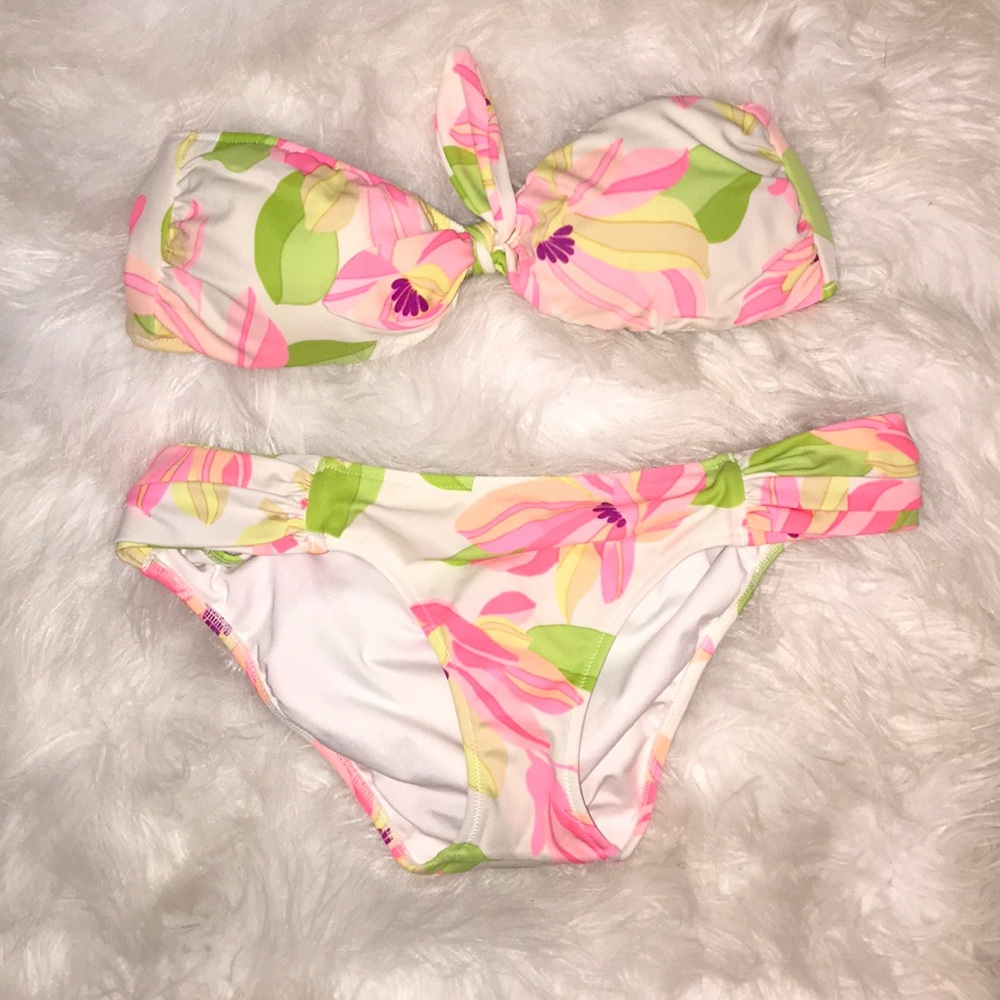 Floral strapless bikini💖